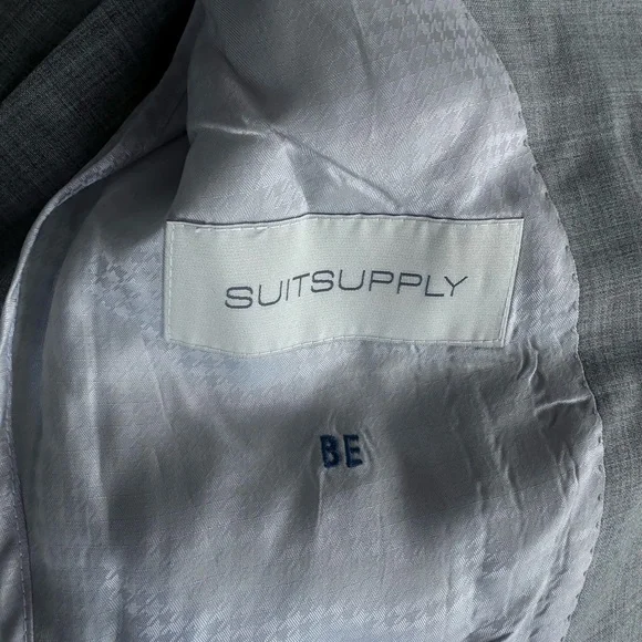 Men's Gray 100% wool SuitSupply suit